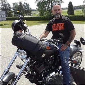 Meet your Posher, Eric